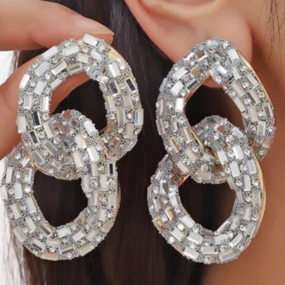 Elegant Silver Loop Fashion Earrings Cooper and Alloy Material, NWT, 2.25' Long